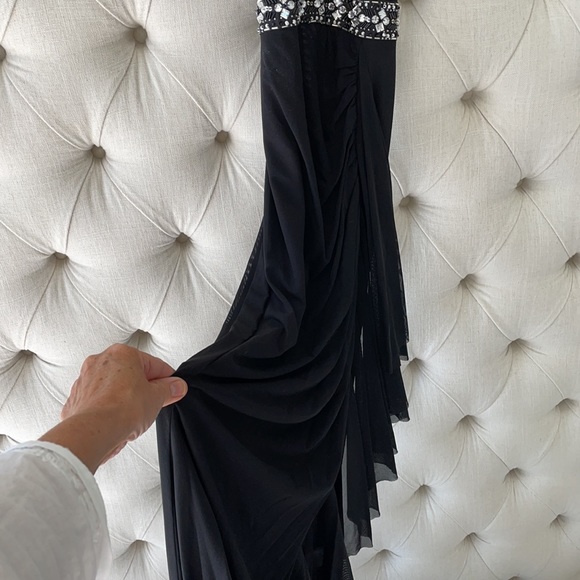 Full length gown with sequins - Picture 8 of 12